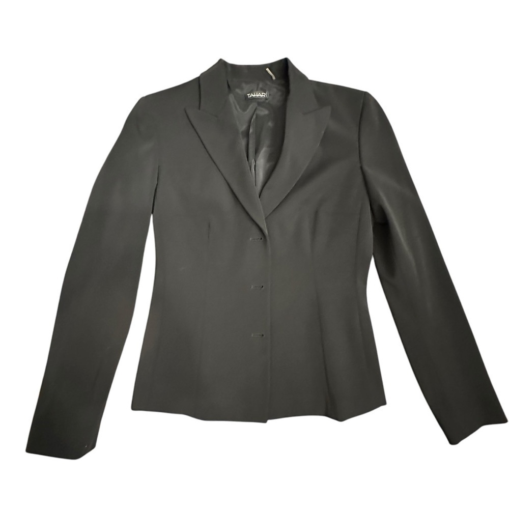 NWOT- Tahari Women’s 2 button Blazer